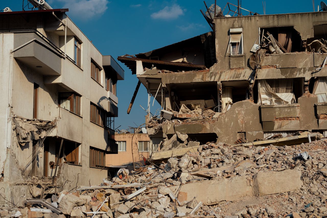 How Earthquakes Happen: A Conversation Between Anna and David