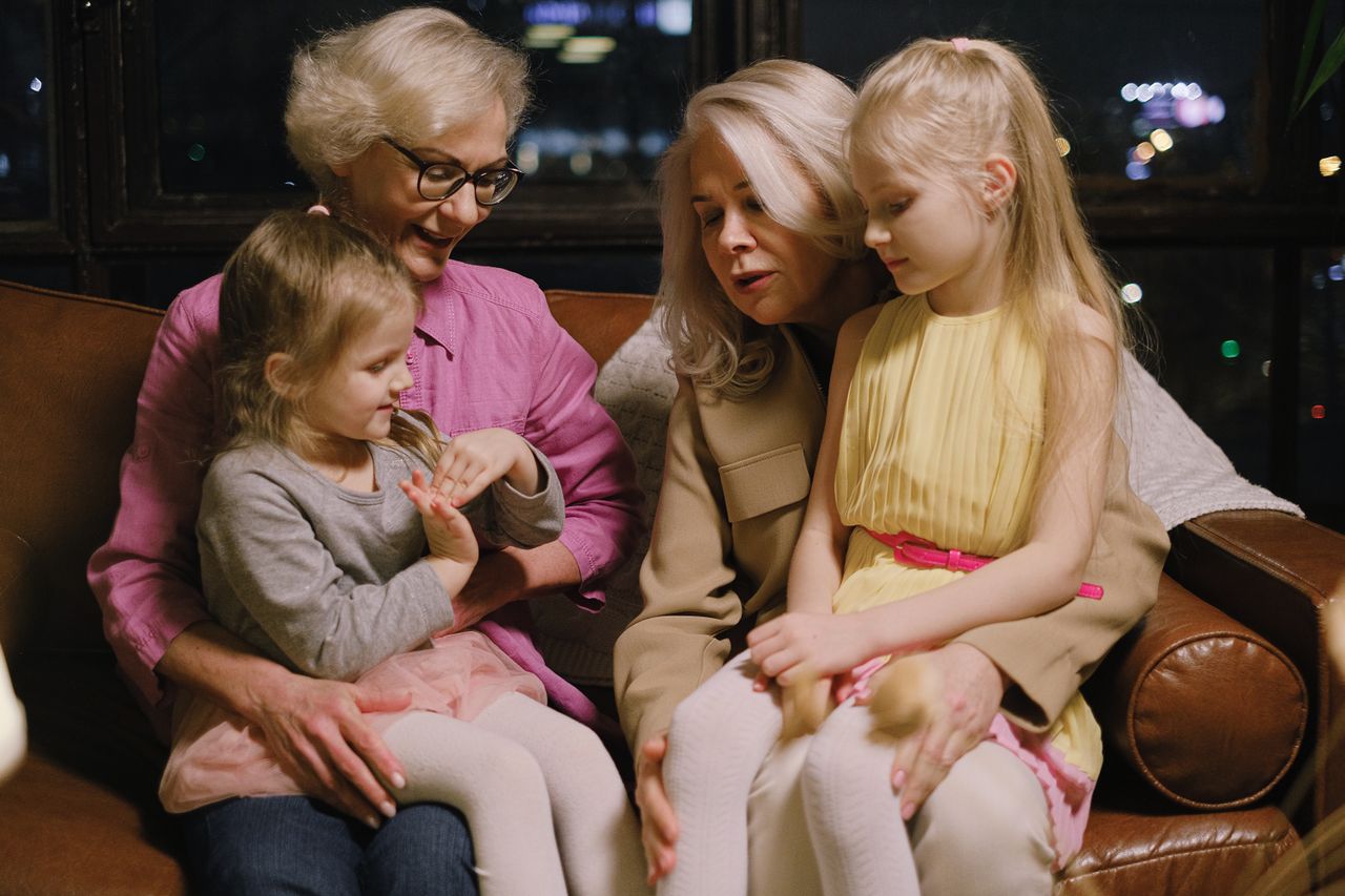 The relationship of generations / living together